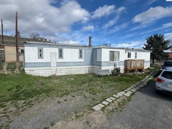 119 Freedom Ln, Selah, WA 98942