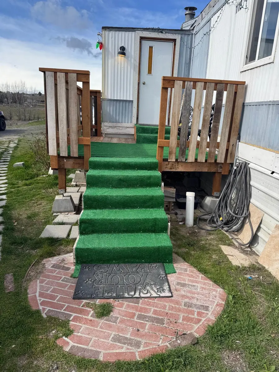 119 Freedom Ln, Selah, WA 98942 - #2