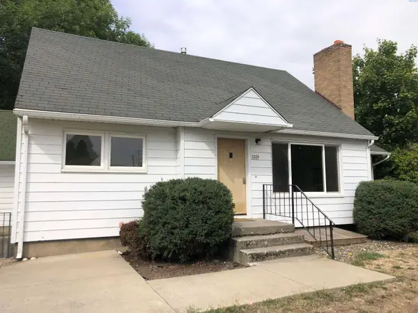 1225 NE Orchard Dr, Pullman, WA 99163