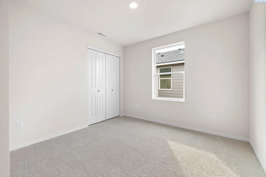 11316 Buckingham Dr, Pasco, WA 99301 - #2