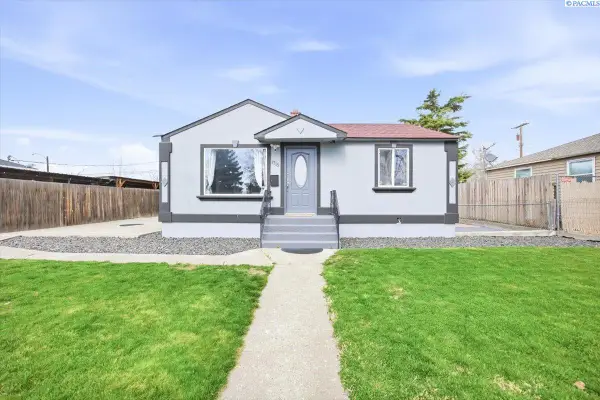 1715 W Bonneville Street, Pasco, WA 99301