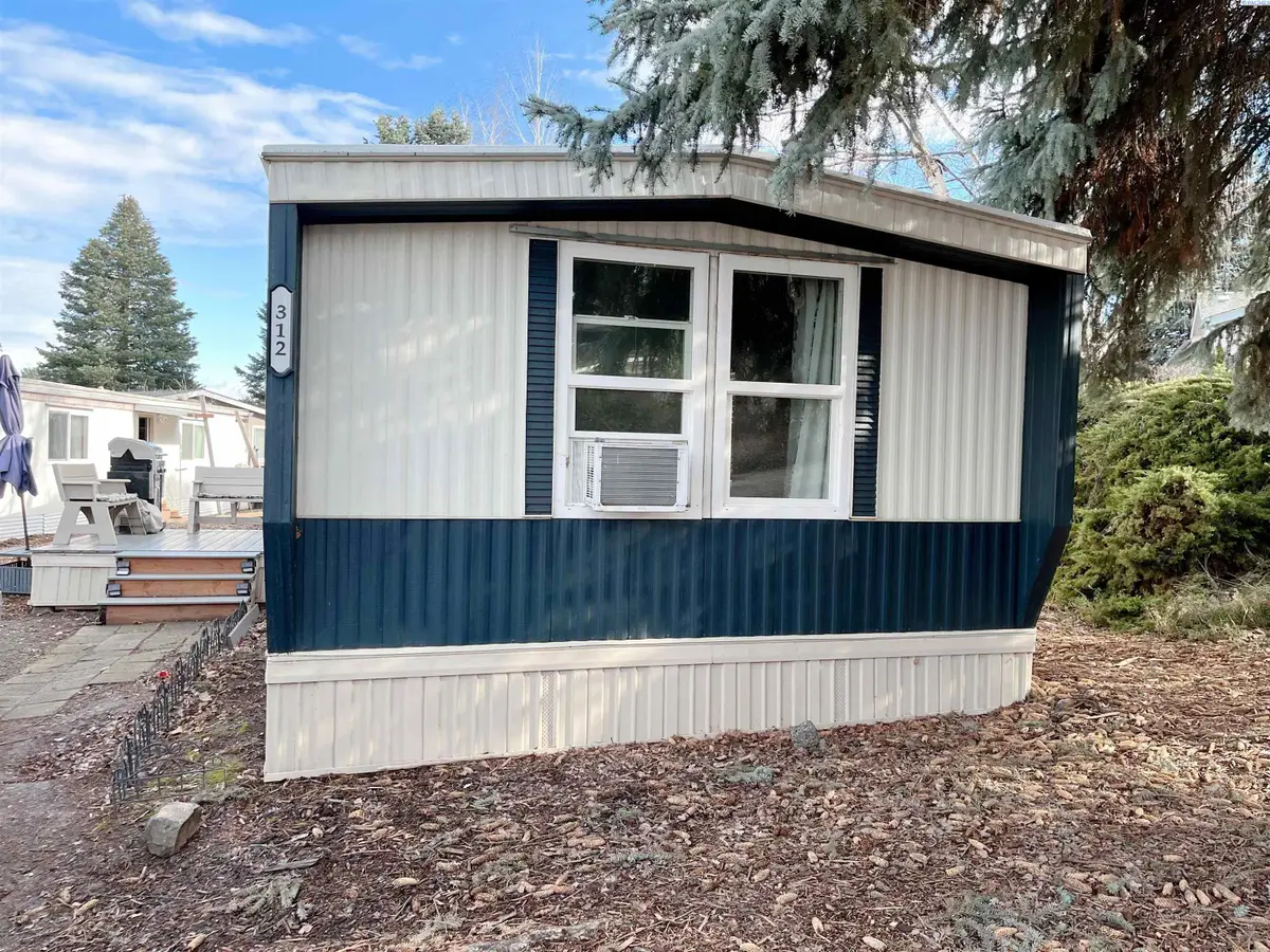 312 NW Parkwest Dr, Pullman, WA 99163 - #1