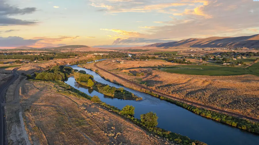 15649 Old Inland Empire Hwy, Benton City, WA 99320 - #2