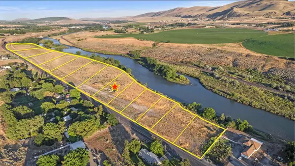 17971 W Old Inland Empire Hwy, Benton City, WA 99320