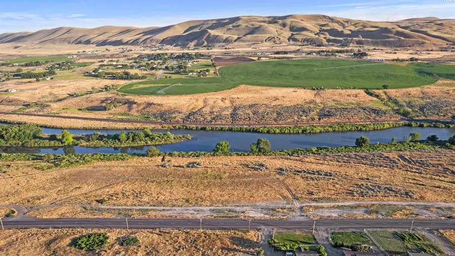 17971 W Old Inland Empire Hwy, Benton City, WA 99320 - #2