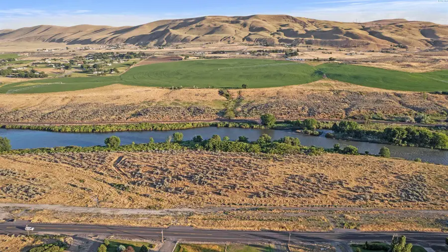 17971 W Old Inland Empire Hwy, Benton City, WA 99320 - #3