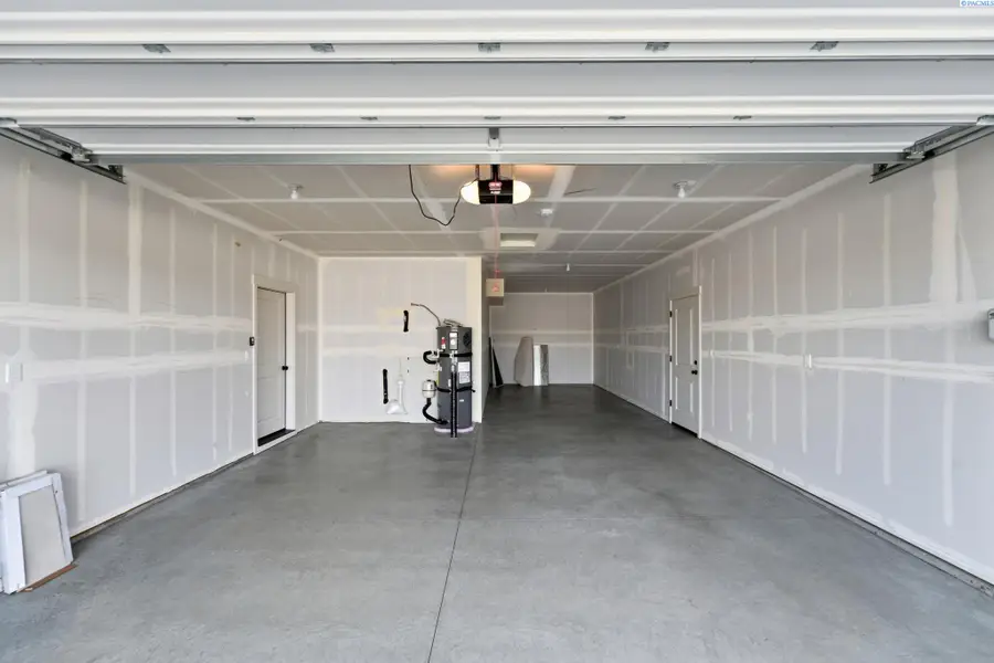 8806 Dusty Maiden Dr, Pasco, WA 99301 - #3