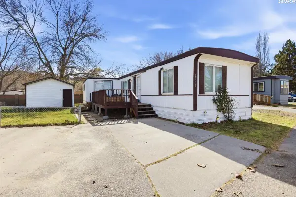 6309 Desert View, West Richland, WA 99353