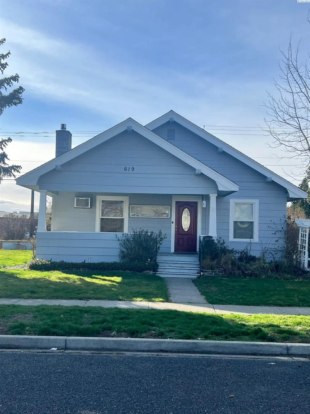 619 Court St, Prosser, WA 99350 - #1