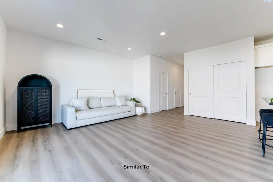 10538 Clearwater Dr, Kennewick, WA 99336 - #3