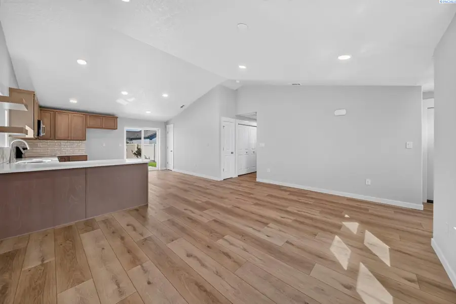 6608 Desert Ridge Ln., Pasco, WA 99301 - #3