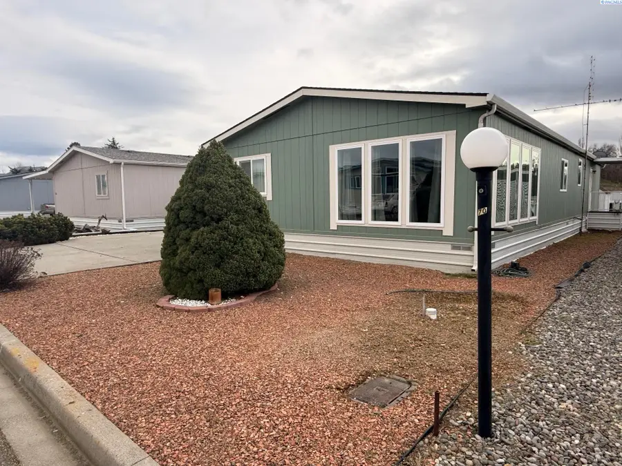 1100 S Euclid St #68, Grandview, WA 98930 - #3