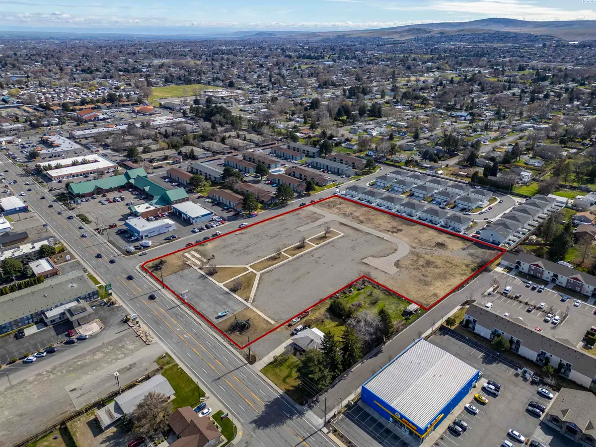 5705 W Clearwater Ave, Kennewick, WA 99336 - #1