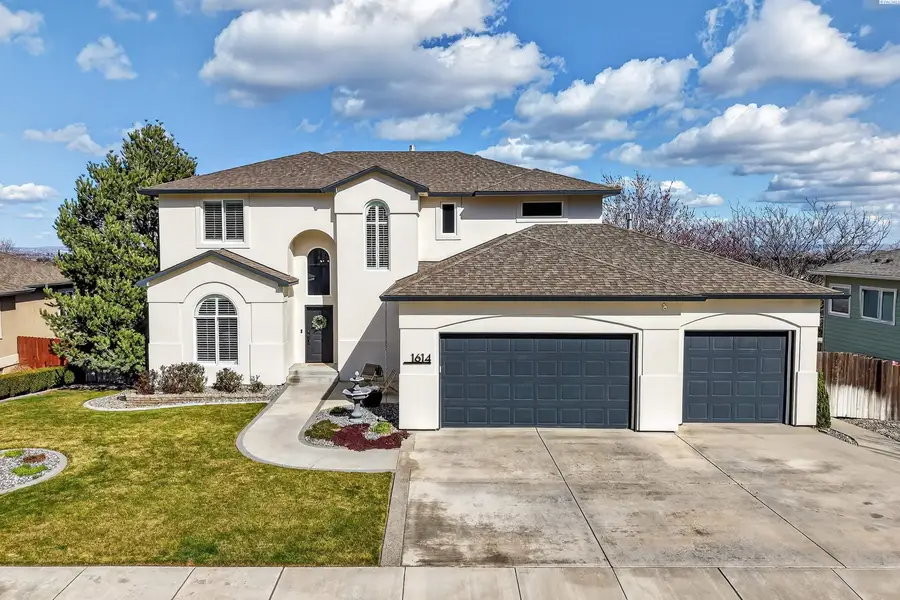 1614 W 51st Avenue, Kennewick, WA 99337 - #2