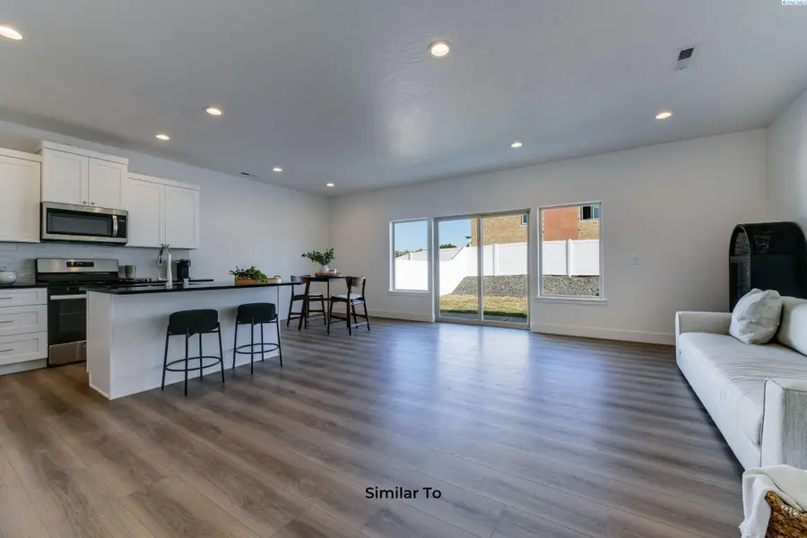 10514 Clearwater Dr, Kennewick, WA 99336 - #2