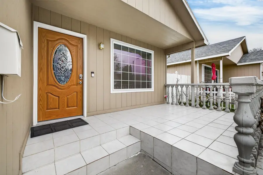 1626 W 5th Pl, Kennewick, WA 99336 - #2