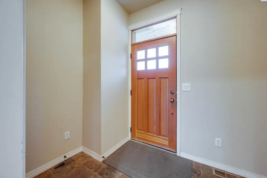 715 NE Oak Street Condo B, Pullman, WA 99163 - #2