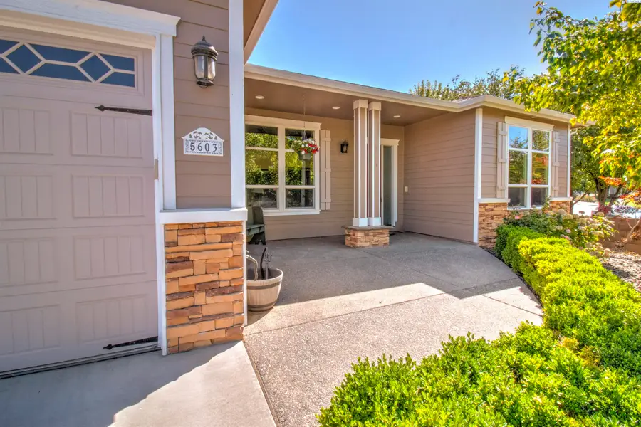 5603 W 15th Ave, Kennewick, WA 99338 - #3