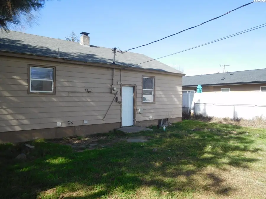 805 S Hawthorne St., Kennewick, WA 99336 - #3