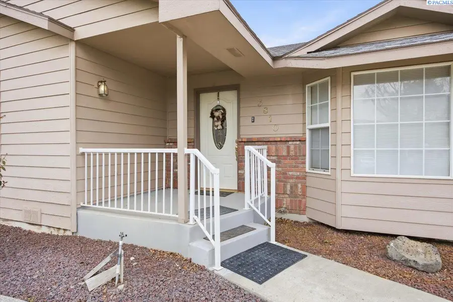 3810 S Buntin Loop, Kennewick, WA 99336 - #3