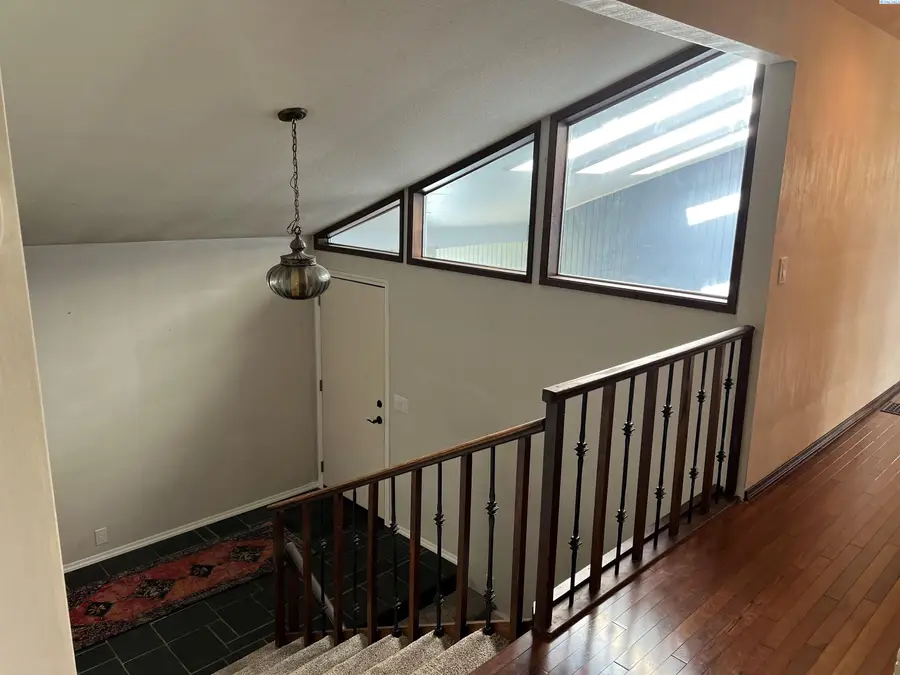 2352 Enterprise Drive, Richland, WA 99354 - #2