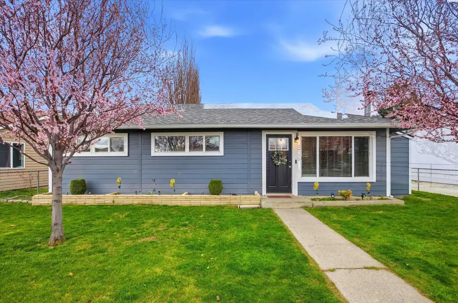 1715 N 15th Ave, Pasco, WA 99301 - #3