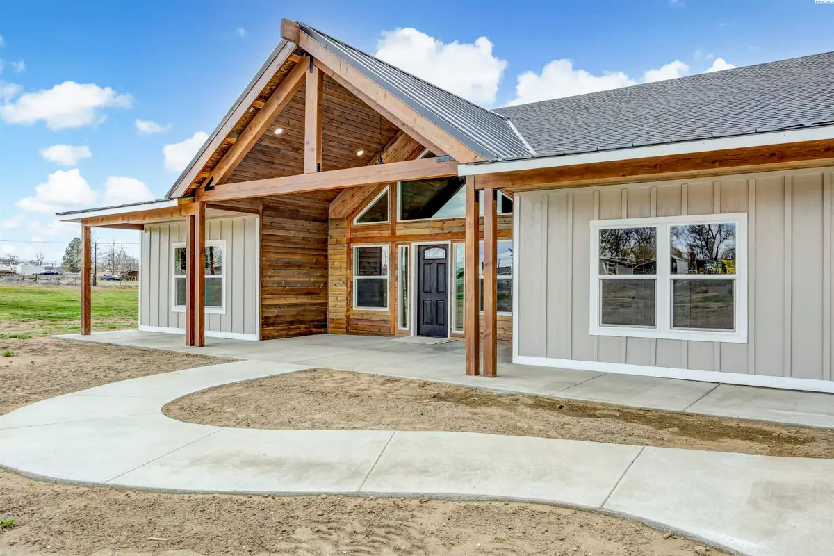 6133 S Moore Rd, Prosser, WA 99350 - #1