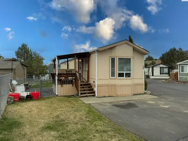 255 NW Golden Hills Dr. #38 #38, Pullman, WA 99163