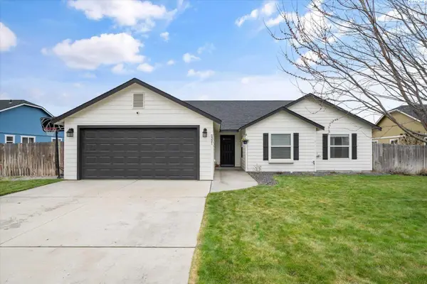 5321 Pinehurst Street, West Richland, WA 99353