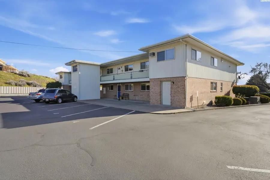 119 N Wavelry Place #A, Kennewick, WA 99336 - #3