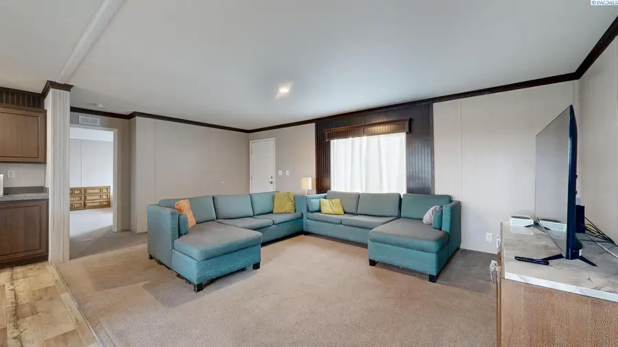 635 Lonetree Lane, Richland, WA 99352 - #2