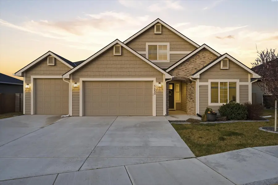 5650 W 40th Avenue, Kennewick, WA 99338 - #2