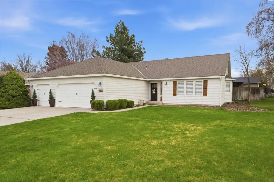 630 Meadows Drive East, Richland, WA 99352 - #2