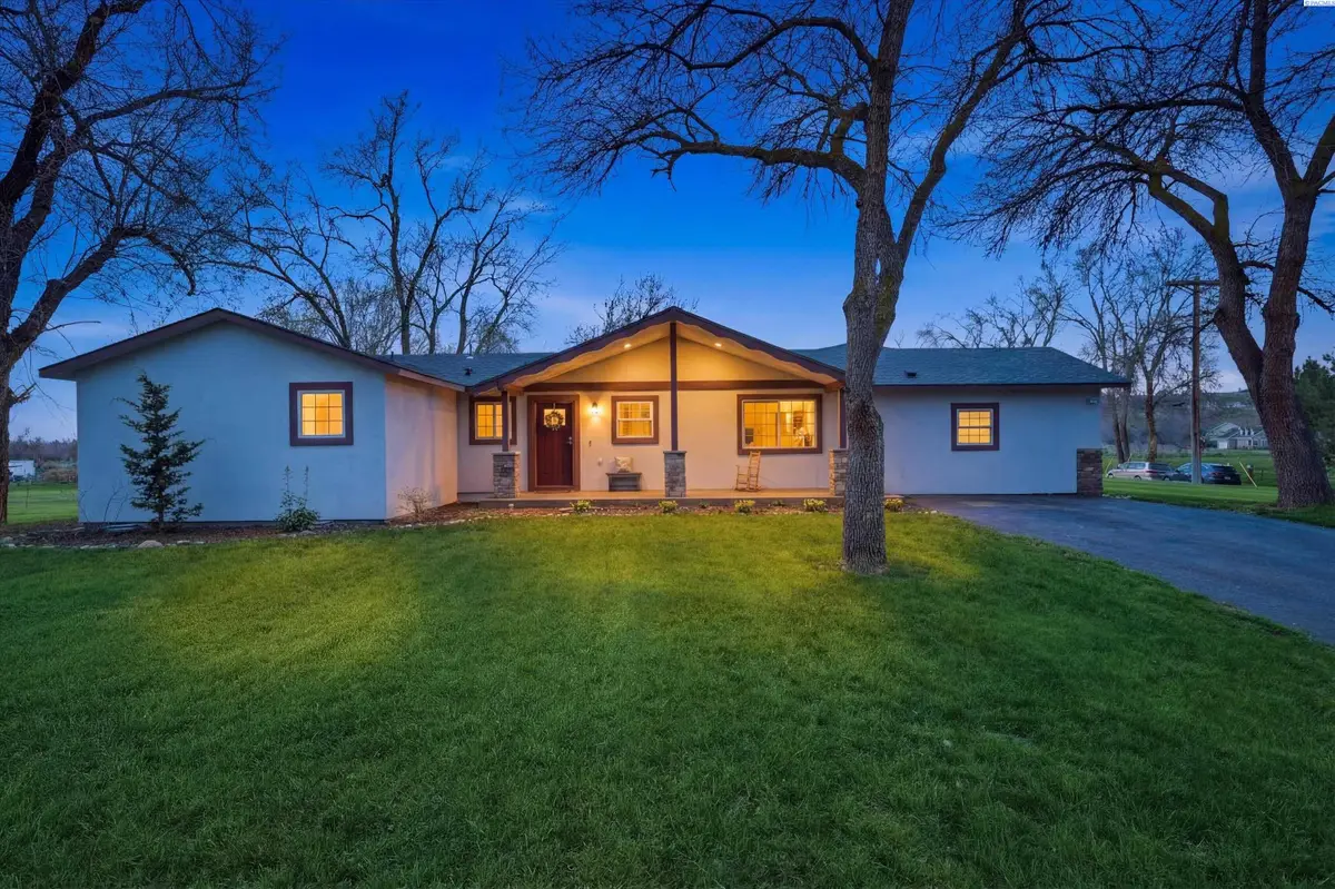 2745 W Van Giesen St, Richland, WA 99354 - #1