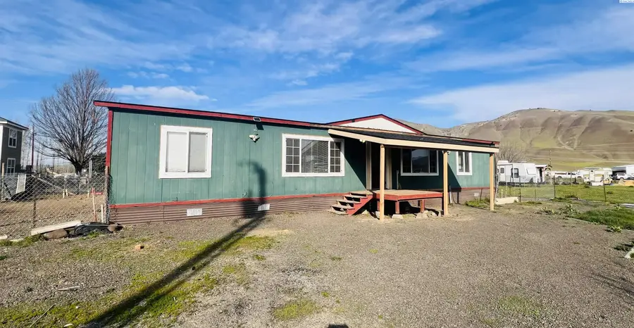 401 Boulder Ave, Roosevelt, WA 99356 - #2