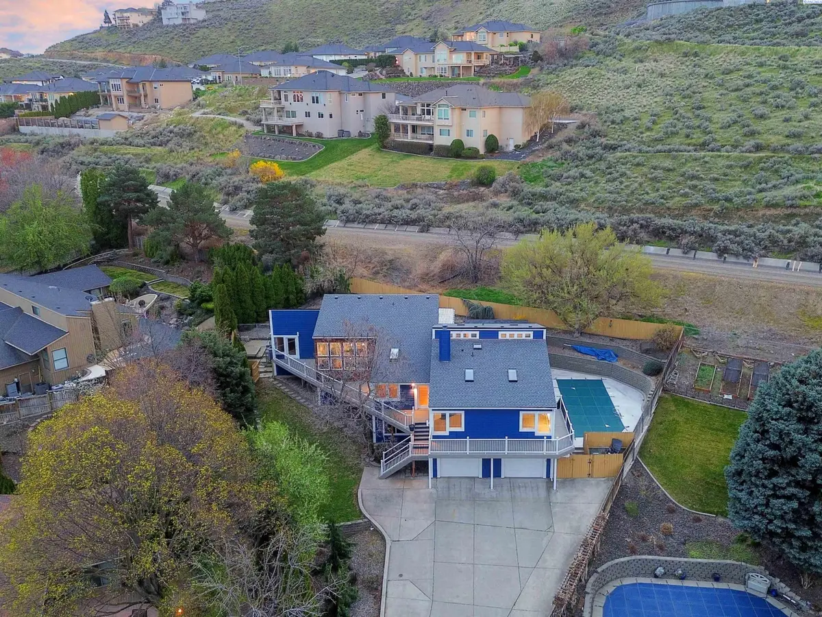 245 High Meadows St, Richland, WA 99352 - #1