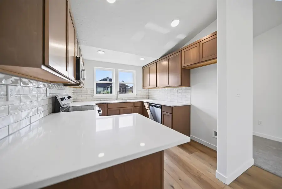 141 Bitters Lp, Grandview, WA 98930 - #2