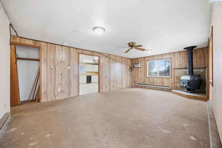 91011 N Yakima River Dr., West Richland, WA 99353 - #3