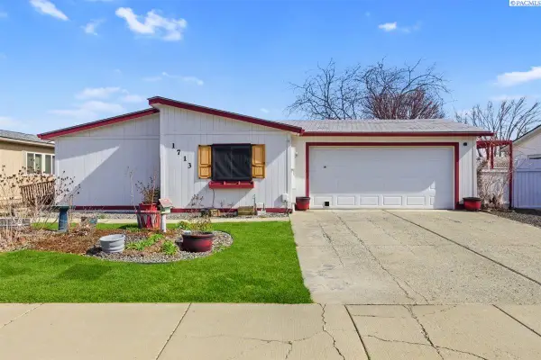 1713 S 69th Ave, Yakima, WA 98908