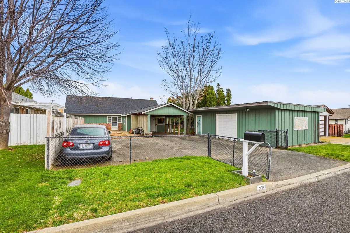 205 S 50th Avenue, Yakima, WA 98908 - #1