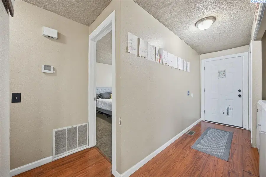 3506 W 1st Ave, Kennewick, WA 99336 - #2