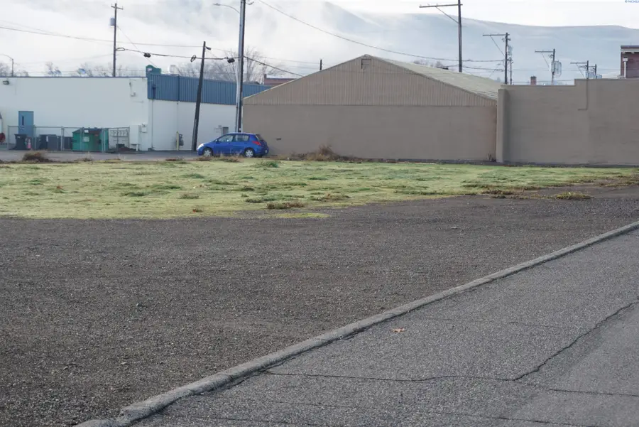 1311 Bennett Ave, Prosser, WA 99350 - #2