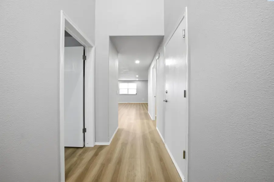 8536 W Canyon Ave, Kennewick, WA 99336 - #2