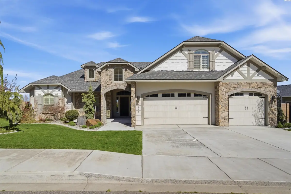 1898 W 52nd Ave, Kennewick, WA 99337 - #1