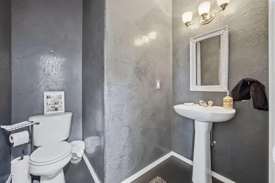 9819 Mustang Drive, Pasco, WA 99301 - #3