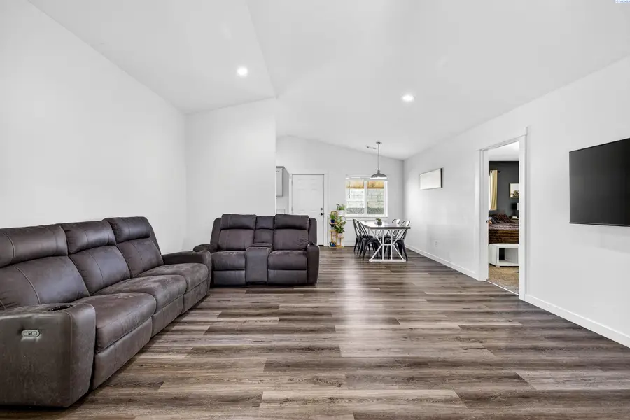 2909 E Helena St, Pasco, WA 99301 - #3