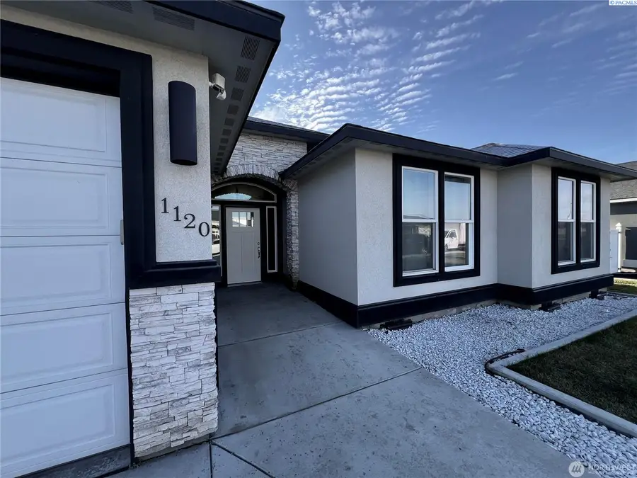 1120 E Mt. Adams St., Othello, WA 99344 - #2