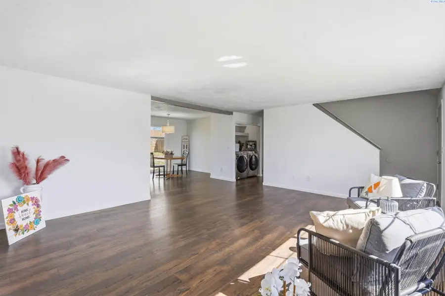 424 W 11th Ave, Kennewick, WA 99337 - #3