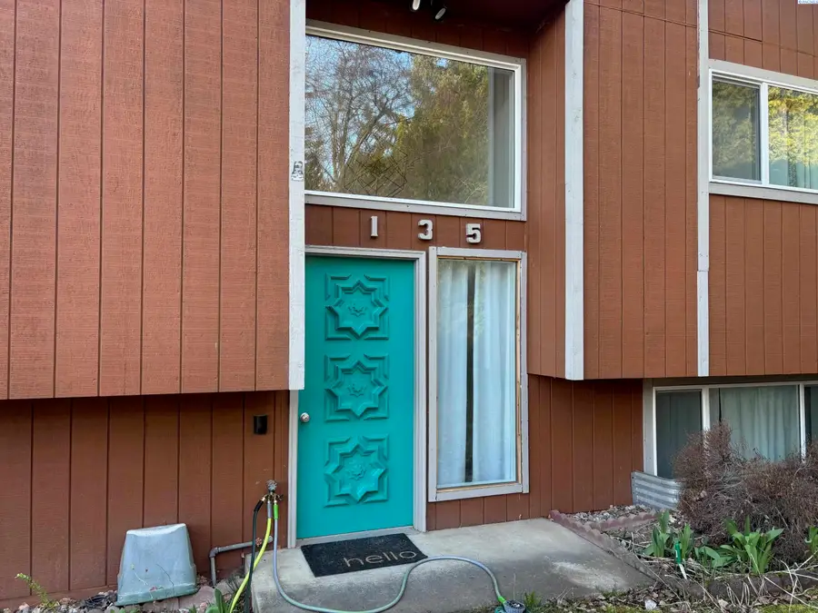 135 NW Robert St, Pullman, WA 99163 - #2