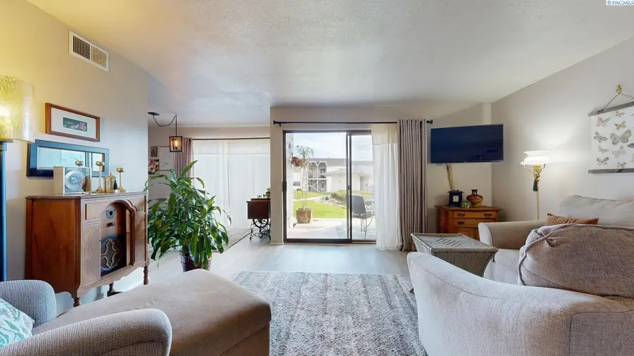 2401 W Canal Drive #4b, Kennewick, WA 99336 - #2